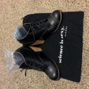 Nicora Willow Ankle Boots Black 6